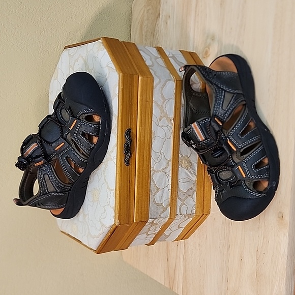 Sonoma Outdoor Summer Sandals - Picture 1 of 7